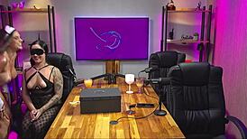 taluane boom catches a hot brunette in california for big tits licking and jerk off instructions