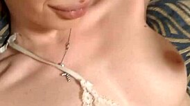 armpit worship in bedroom lingerie 😘