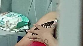 I watch my sister-in-law masturbate and offer her ass 😍