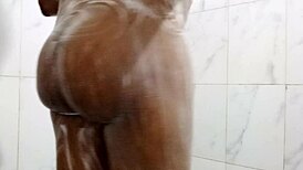 Hottest Sexy Girl PISSING And MASTURBATING While BATHING