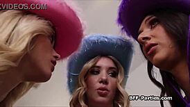 super desperate bffs fucking for spare tickets 😩