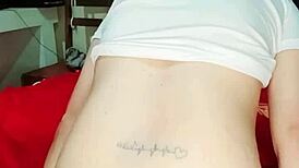 可爱妹子深插假屌玩得爽翻