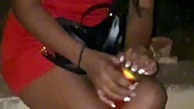 巴西骚女公共场合露逼秀