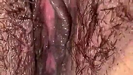 Tocando a mi novia con dildo en su gran culo 😏