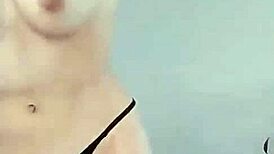 韩国嫩妹独玩骚穴高潮