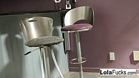 Sexy lola foxx invites nerdy jay taylor to pleasure her pussy