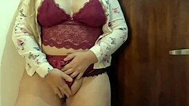 BBW stepmother Soraya strips her huge juicy ass in front of camera for friend