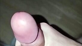 看这18+小妞自慰高潮喷汁自拍独玩