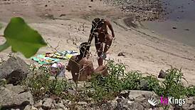 Natali Quinn 找到公共操目标！