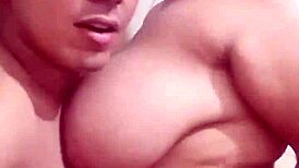 继母在家庭聚会上骑大黑鸡巴