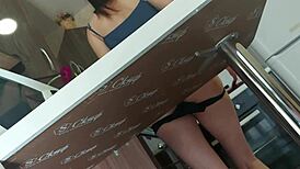 我的花朵完美塞进毛逼里