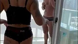 妈的这个黑人大屌家伙太调皮美味，她说