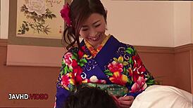 Seductive Kimono-Clad MILF Ayumi Shinoda Gives Intense Blowjob!