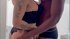 妈的这个黑人大屌家伙太调皮美味，她说