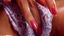 Classy asian milf enjoys solo masturbation 😍