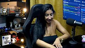 did ruan check if renatinha mello was panty-less? so sexy in this podcast!