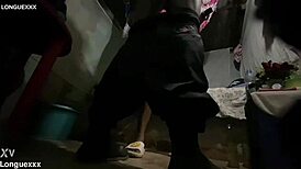 Avec ses longues jambes sexy homemade amateurs