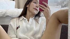 Ellie Leen Fingering In Front Of Mirror