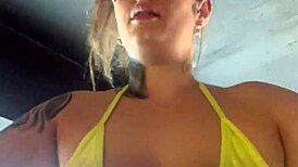 treinando na academia de frente da praia de copacabana rj quase fui expulsa no ano novo praia cheia eos banhista passando e vendo minha buceta molhada?