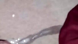 superdarius哥们睡前快速撸管射黏糊精液