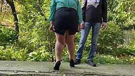 come with me now i really need to pee