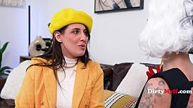 Aubree Valentine showing off her juicy curves 😘