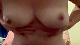 ivy19921 explores her toy in homemade session