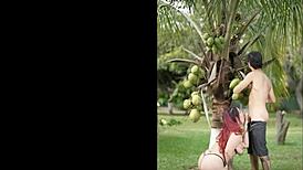 I deliver petite outdoor oral pleasure