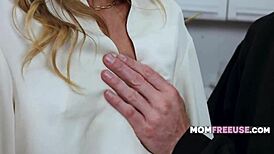 Rando Freeused A Milf Momfreeuse