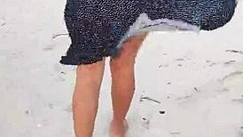exhibiendome en playa mexicana muestro las tetas y el culo