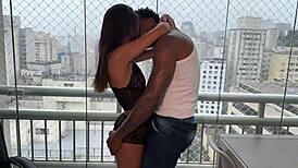 FUNKEIRA CASADA TRANSANDO SEM CAMISINHA COM NEGÃO