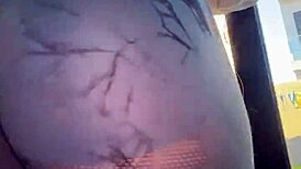 表妹大屁股穿紧身裤超诱人