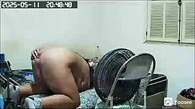 Camera de segurança grava madrasta traindo marido e mostrando sua grande buceta!