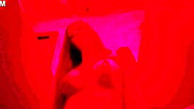 意大利巨乳熟女俱乐部发骚扭臀