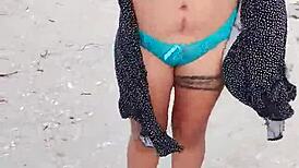 exhibiendome en playa mexicana muestro las tetas y el culo