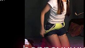 Bonneyuwu - 14 09 argentina puta se masturbaa en la cama con un dildo transparente