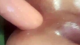 看那紧致人妖玩11寸巨型假屌