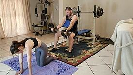 Unexpected Barefoot Gym Whore Gets Pussyfucking Creampie!