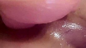 看那紧致人妖玩11寸巨型假屌