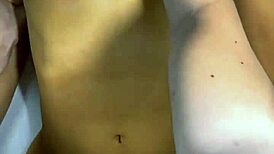 El Infiel Y La Estudiante Intercambiaron Miradas Furtivas En La Sala De Clases Y Terminaron Besándose