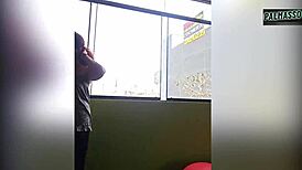 Convenc� A Una Mujer Madura Para Tomar Algo Mientras Su Marido Est� De Viaje Finalmente Se Puso Cachonda Y Dej� Coger Con Facilidad