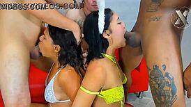 拉丁网红高手无手狂吸巨屌