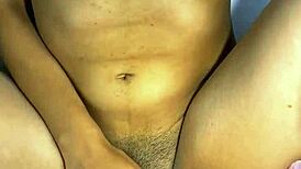 El Infiel Y La Estudiante Intercambiaron Miradas Furtivas En La Sala De Clases Y Terminaron Besándose