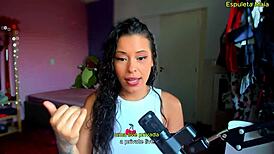 morena gostosa talks dirty to make you cum