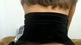 mi vecino me ayuda con la cama y prueba su verga en mi conchita