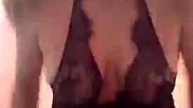 Aurora estelar se muestra en el baño de su casa