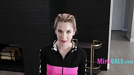 teen gives me permission to drive her cunt 😏