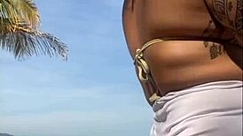 nem percebi que esse shorts est� marcando a minha xota