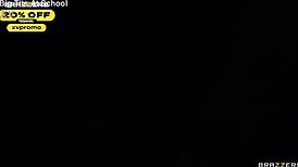 安吉拉怀特和奎妮萨汀18+狂野三人行