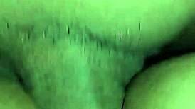 cogida que le doy a mi esposa en cuatro le meto todo mi guevo y lo siente muy adentro estoy a punto de acabar el guevo me palpita dentro de ella